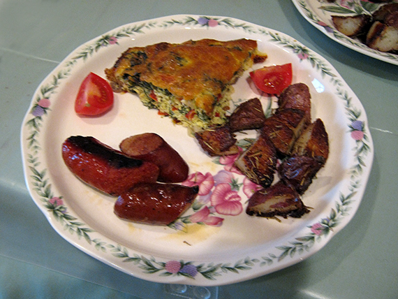 Frittata, rosemary potatoes, mango chicken sausage